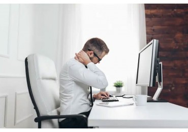 Các mẹo chống gù lưng khi ngồi làm việc văn phòng