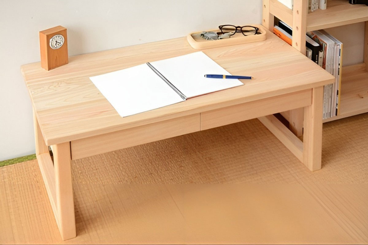 Bàn làm việc ngồi bệt là gì? Có nên sử dụng không?